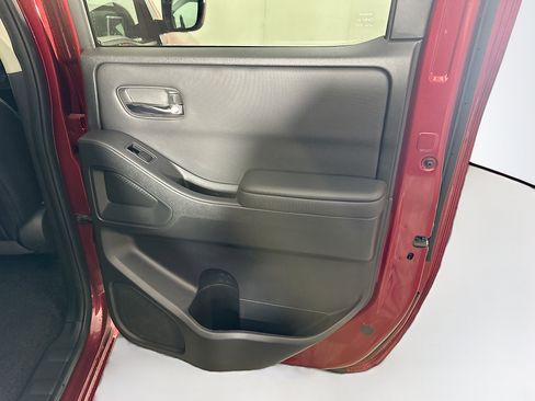 Used 2024 Nissan Frontier SL image 28