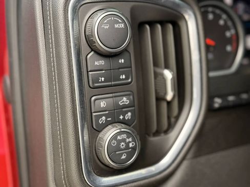 Used 2021 Chevrolet Silverado 1500 High Country w/ Technology Package AWD/4WD image 18