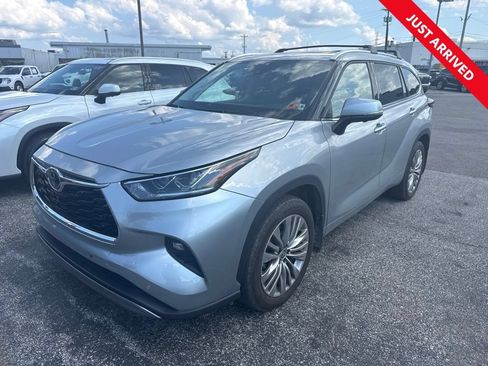 Used 2025 Toyota Highlander Platinum AWD/4WD image 1