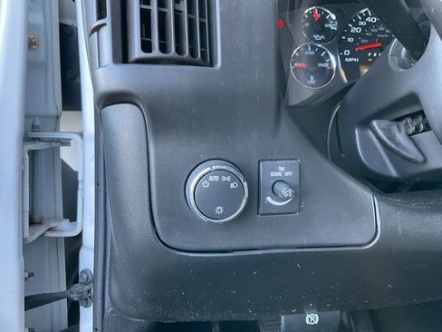 Used 2022 GMC Savana 3500 w/ Power Convenience Package image 8