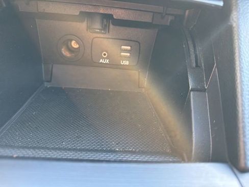 Used 2015 Subaru Outback 2.5i Limited image 17