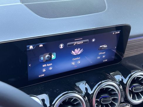 New 2026 Mercedes-Benz GLB 250 4MATIC image 25