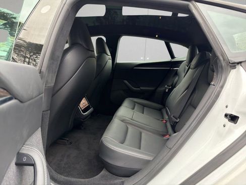 Used 2022 Tesla Model S image 10