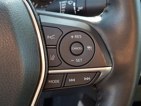 Used 2023 Toyota Camry XLE image 22