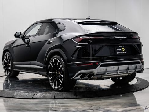 Used 2022 Lamborghini Urus AWD/4WD image 11
