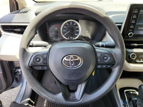 Used 2020 Toyota Corolla LE FWD image 9