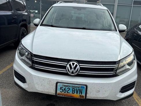 Used 2017 Volkswagen Tiguan Wolfsburg Edition AWD/4WD image 2