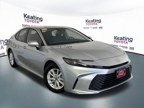 Used 2026 Toyota Camry LE w/ Convenience Package image 3