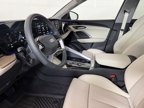 Used 2025 Audi Q5 Premium Plus image 24