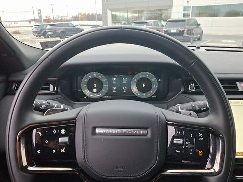 Used 2026 Land Rover Range Rover Velar Dynamic SE image 18