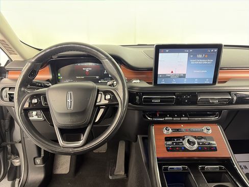 Used 2021 Lincoln Aviator Reserve w/ Equipment Group 201A AWD/4WD image 3