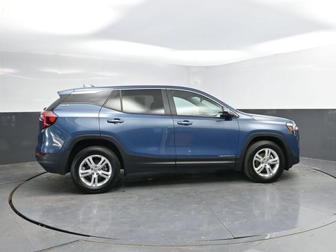 Used 2024 GMC Terrain SLE AWD/4WD image 10