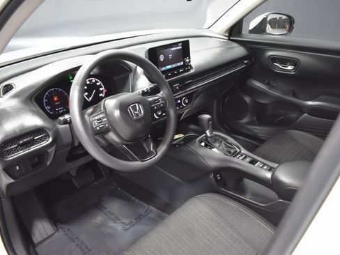 Used 2025 Honda HR-V LX image 4