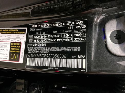 Used 2025 Mercedes-Benz GLC 350e 4MATIC image 34