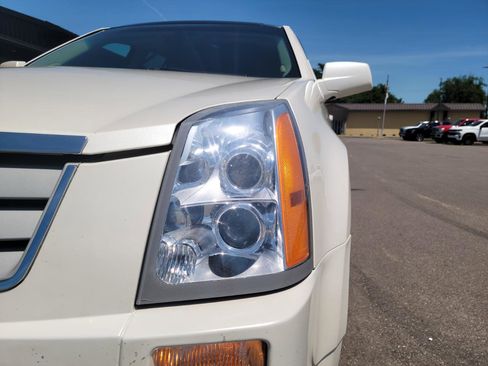 Used 2008 Cadillac SRX AWD w/ Utility Package image 21