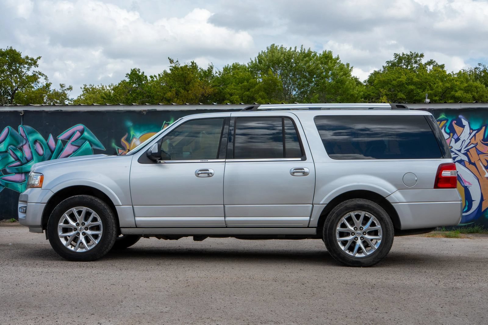 Used 2015 Ford Expedition EL Limited w/ Equipment Group 301A RWD image 6