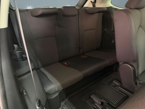 Used 2022 Toyota Highlander LE FWD image 26