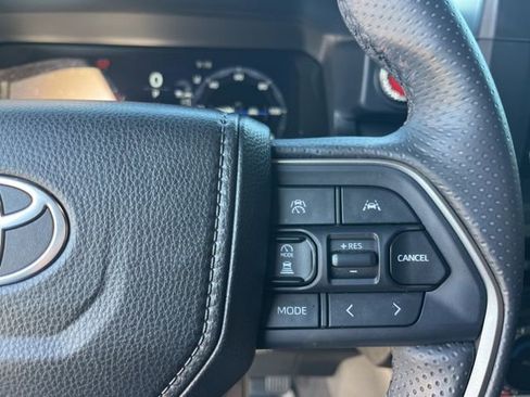 Used 2025 Toyota 4Runner TRD Off-Road AWD/4WD image 19