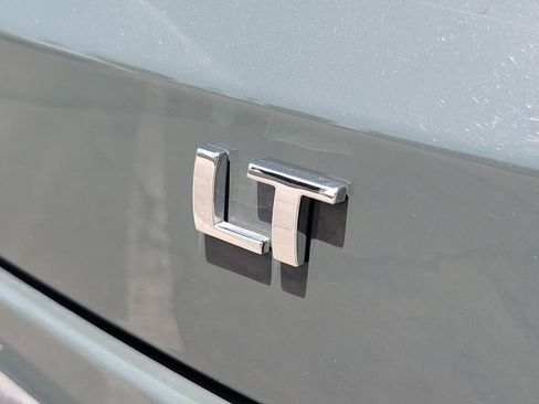 Used 2025 Chevrolet Trax LT FWD image 26