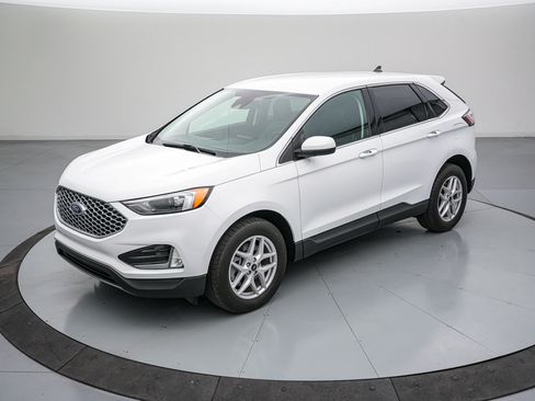 Certified 2024 Ford Edge SEL w/ Convenience Package AWD/4WD image 9