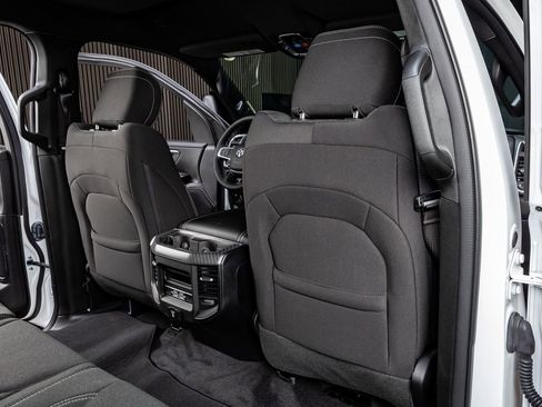 Used 2025 RAM 1500 Big Horn AWD/4WD image 30