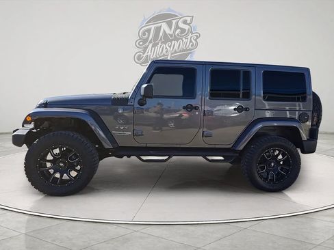 Used 2018 Jeep Wrangler Unlimited Sahara w/ Connectivity Group image 2