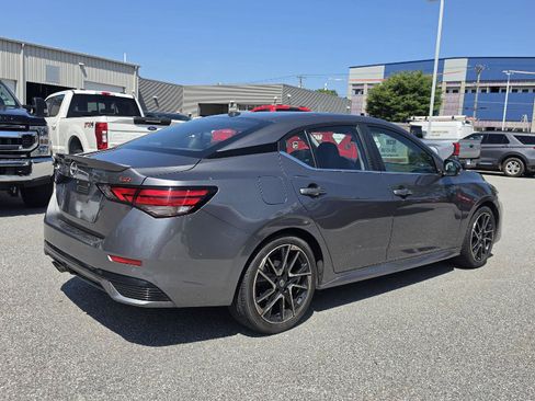 Used 2025 Nissan Sentra SR w/ SR Premium Package FWD image 3