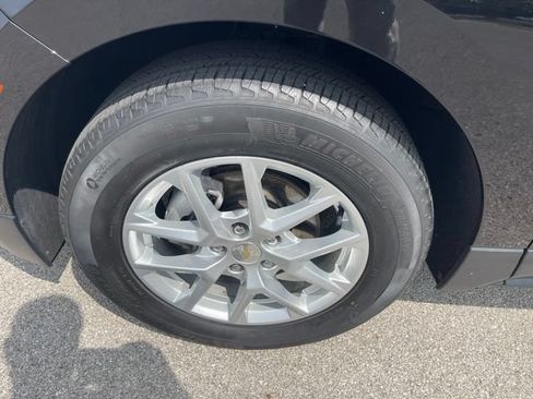 Used 2024 Chevrolet Equinox LT w/ LPO, Floor Liner Package FWD image 32