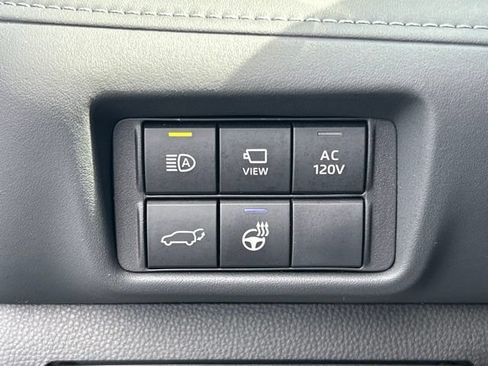 Certified 2025 Toyota Highlander Platinum AWD/4WD image 28