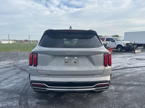 Used 2023 Kia Sorento SX image 4