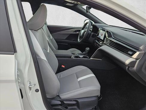 Used 2025 Toyota Camry SE FWD image 18
