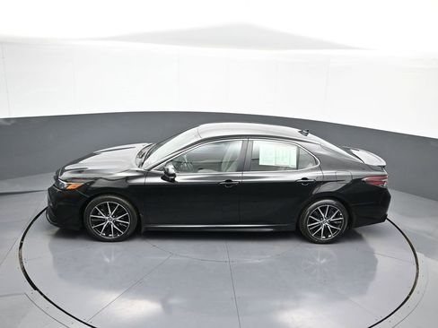 Certified 2022 Toyota Camry SE image 39