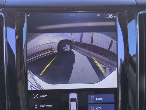 Used 2020 Volvo XC60 T8 Momentum image 23