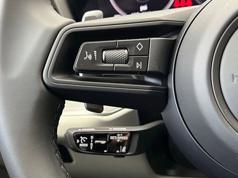 Used 2026 Porsche Cayenne E-Hybrid Coupe image 8