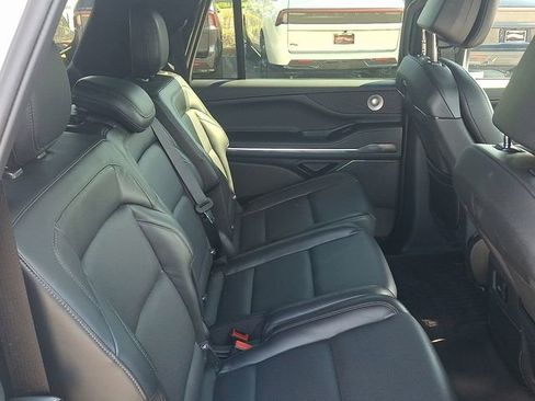 New 2025 Lincoln Navigator L Reserve w/ Jet Appearance Package image 5