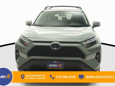 Used 2022 Toyota RAV4 XLE Premium image 4