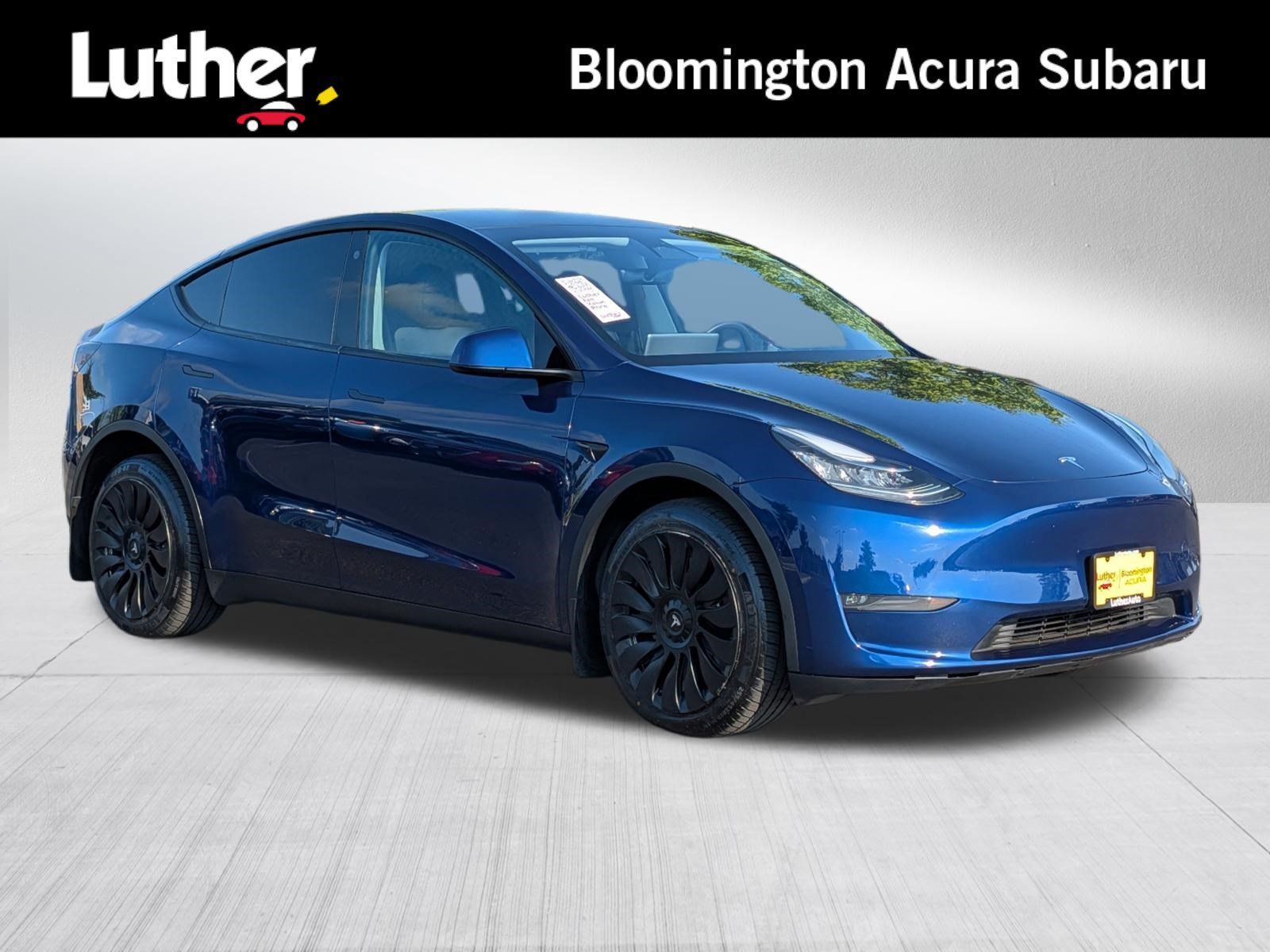 Used 2023 Tesla Model Y Long Range AWD/4WD image 1