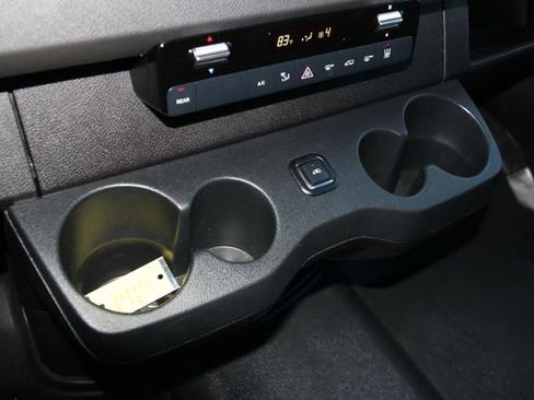 Used 2021 Mercedes-Benz Sprinter 2500 image 26