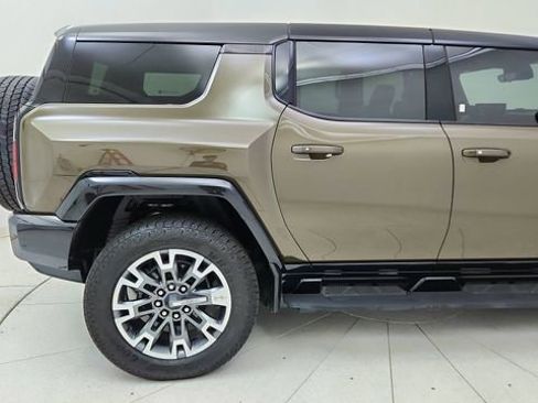 Used 2025 GMC Hummer EV 2X w/ LPO, Cargo Utility Package image 12