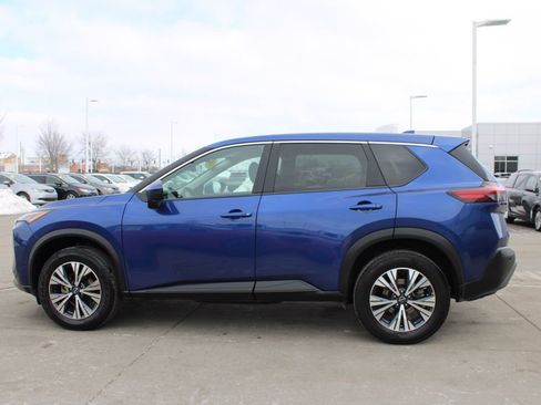 Used 2023 Nissan Rogue SV image 4