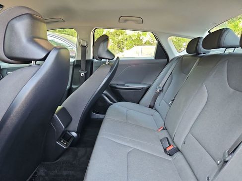 Used 2025 Kia K4 LXS image 25