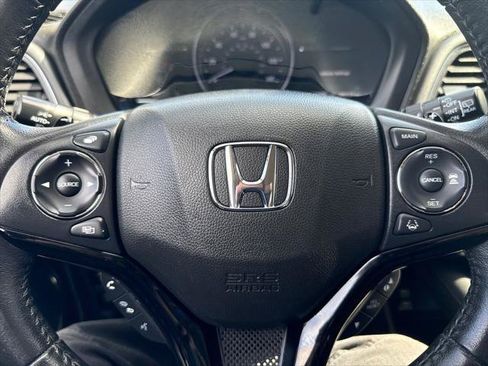 Used 2020 Honda HR-V Touring image 18