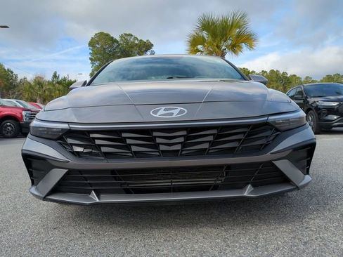 Used 2024 Hyundai Elantra SEL image 9