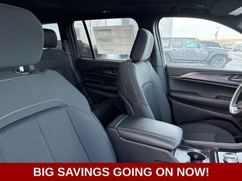 New 2025 Jeep Grand Cherokee Laredo X image 47