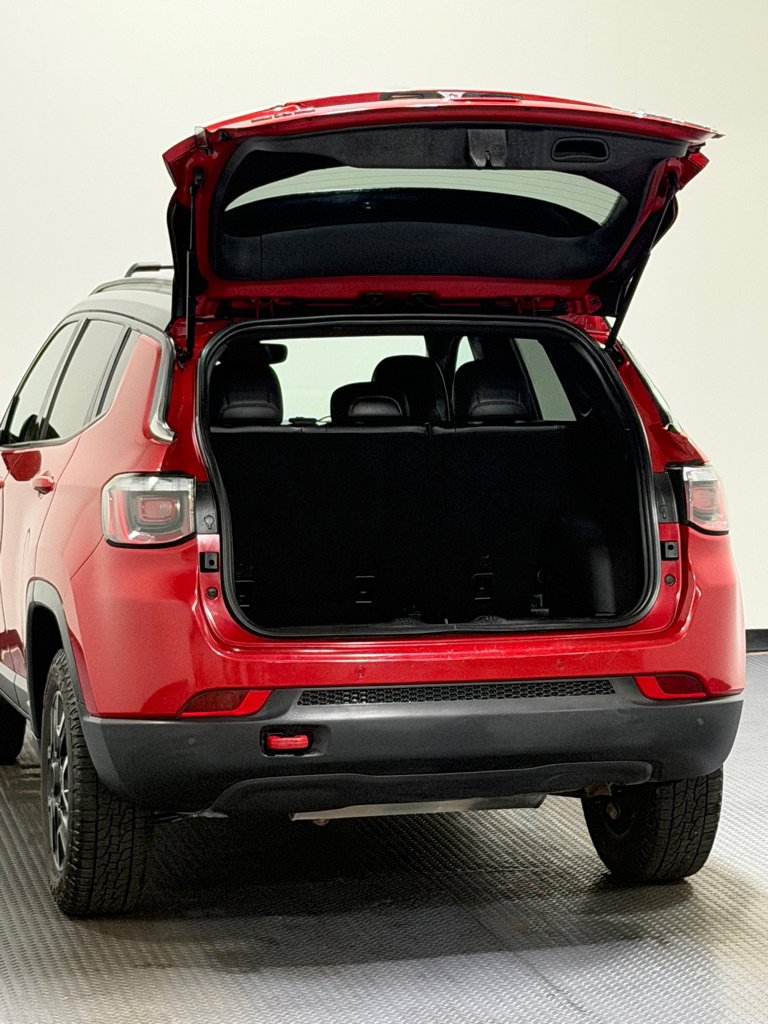 Used 2021 Jeep Compass Trailhawk AWD/4WD image 12