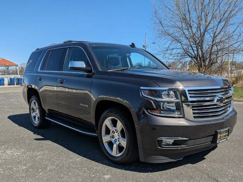 Used 2017 Chevrolet Tahoe Premier AWD/4WD image 3