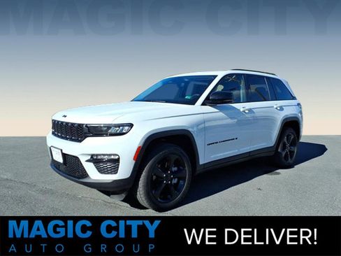 Used 2023 Jeep Grand Cherokee Limited w/ Black Appearance Package image 1