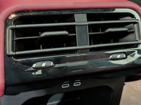 Used 2026 BMW 550e xDrive image 18