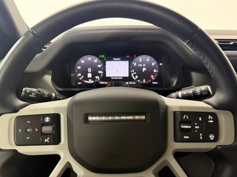Used 2024 Land Rover Defender 110 X-Dynamic SE AWD/4WD image 32