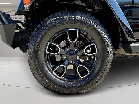 Used 2018 Jeep Wrangler Unlimited Sahara image 31